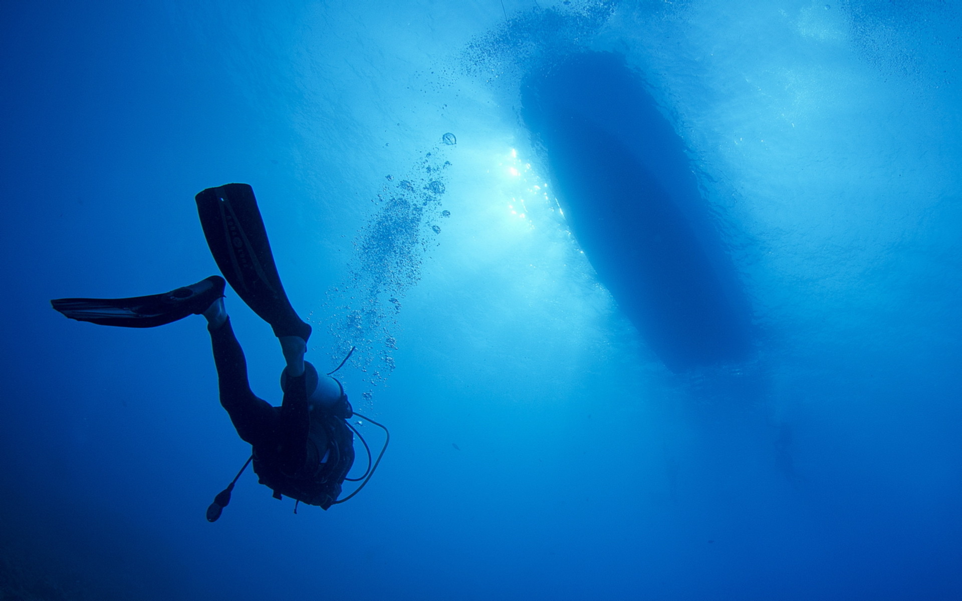 boat-water-scuba-diver-ocean-sea-underwater-bubbles-wallpaper-1 | DIVE  UNION PADI Dive Center